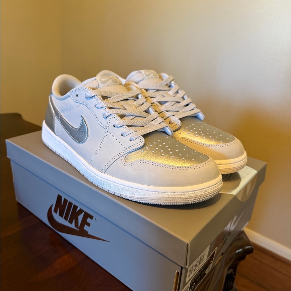 Jordan Men's Shoes in Gray and White